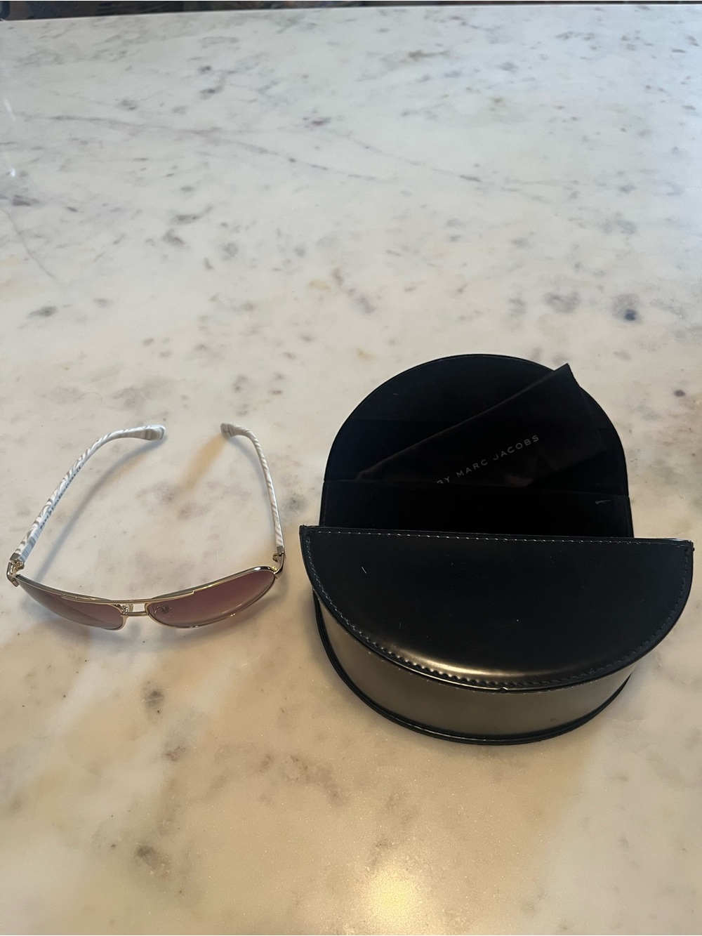 Marc by Marc Jacobs Women’s Sunglasses with Black Leather Case